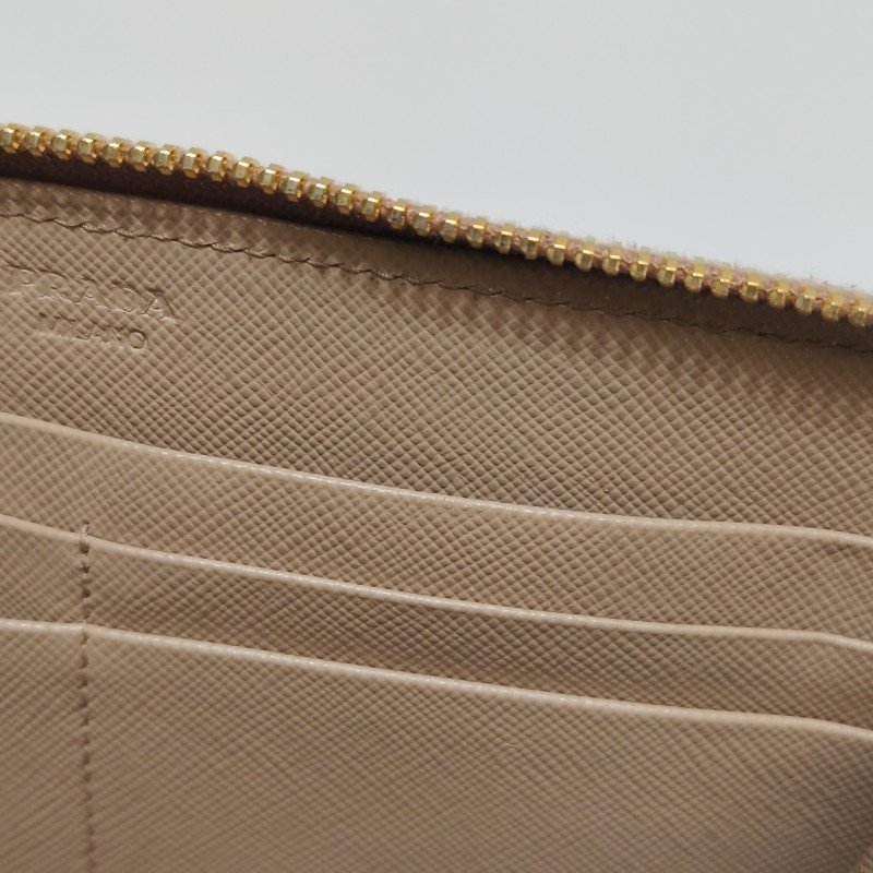 Prada 牛皮 純色 字母 Logo 拉鍊 錢包-10