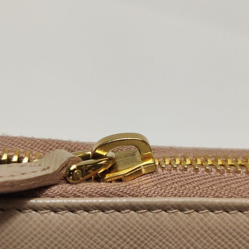 Prada 牛皮 純色 字母 Logo 拉鍊 錢包-12