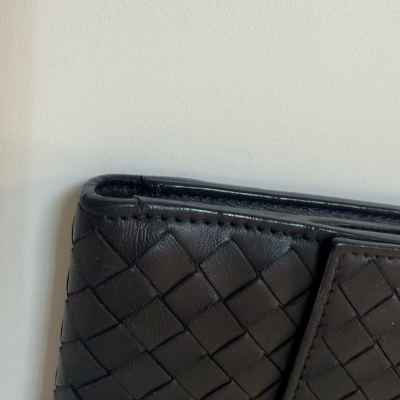 ✔️BOTTEGA VENETA BV 寶緹嘉 羊皮黑小格短夾（雙開拉鍊零錢袋）-23