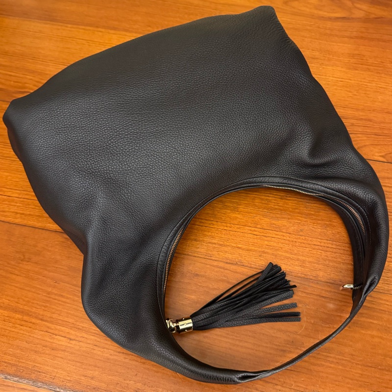 Gucci黑色皮革soho肩背包-1