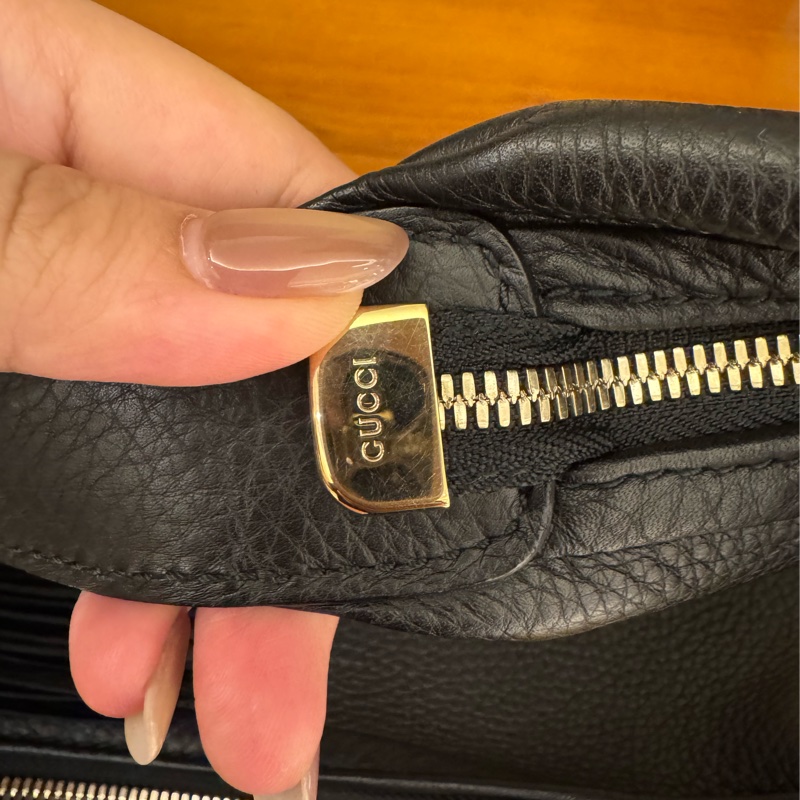 Gucci黑色皮革soho肩背包-16