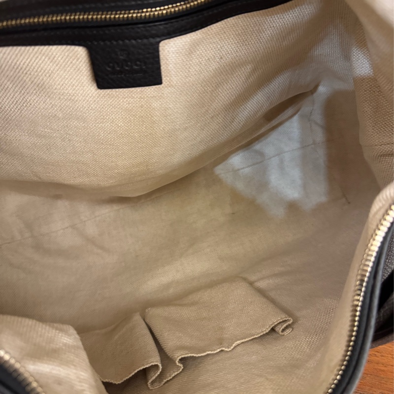 Gucci黑色皮革soho肩背包-17