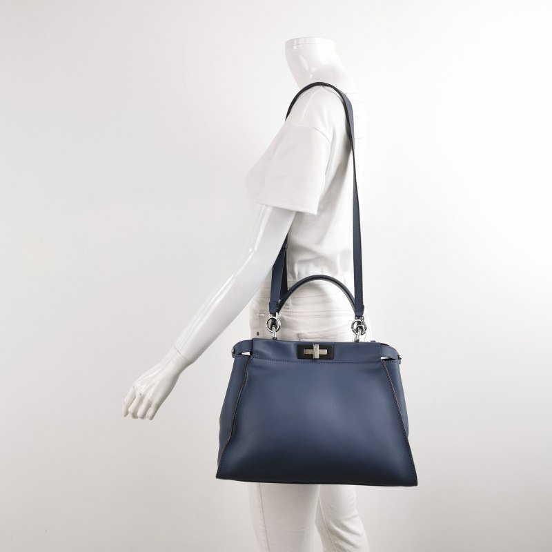 Fendi Peekaboo 躲貓貓 中號 牛皮 純色 扭鎖 單肩包-1