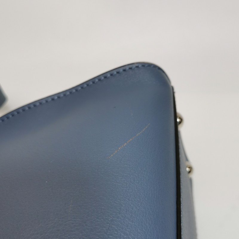 Fendi Peekaboo 躲貓貓 中號 牛皮 純色 扭鎖 單肩包-13