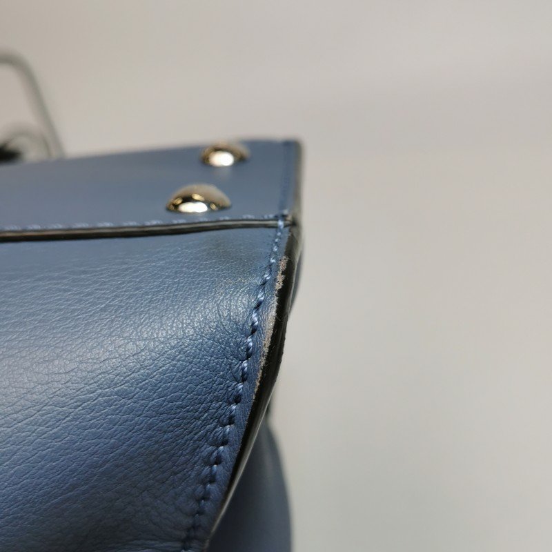 Fendi Peekaboo 躲貓貓 中號 牛皮 純色 扭鎖 單肩包-14