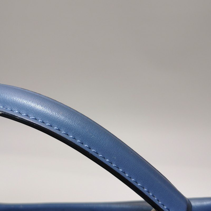 Fendi Peekaboo 躲貓貓 中號 牛皮 純色 扭鎖 單肩包-16