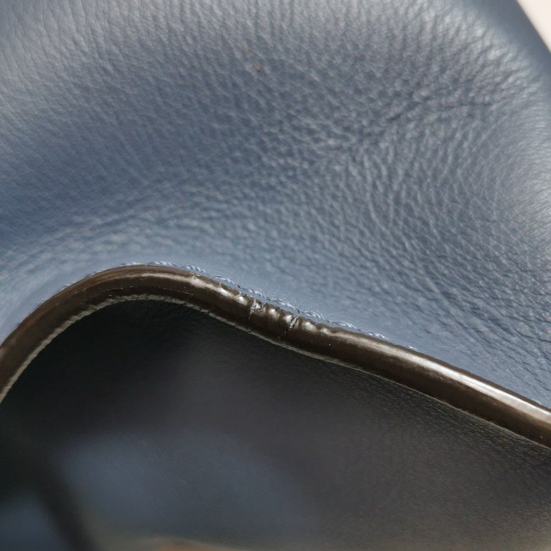 Fendi Peekaboo 躲貓貓 中號 牛皮 純色 扭鎖 單肩包-18