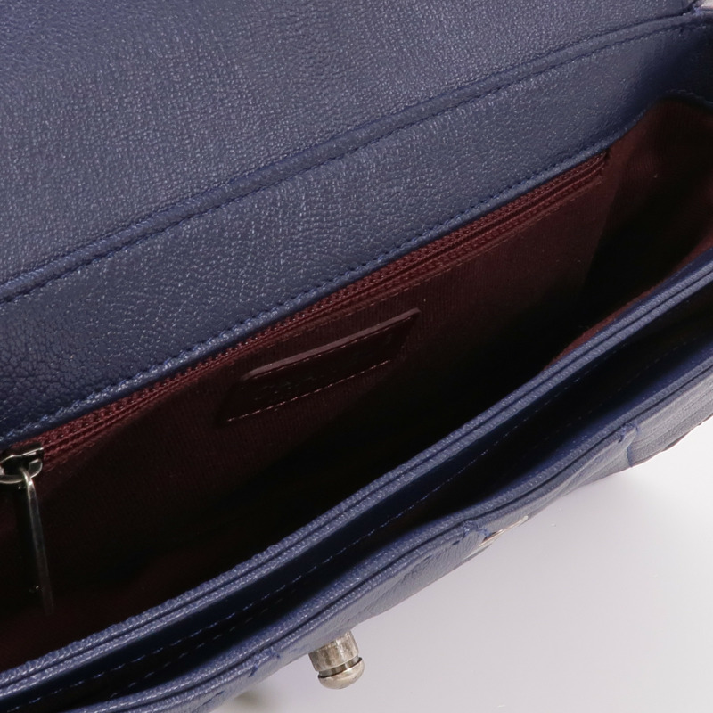 CHANEL 牛皮皮革Chain Shoulder銀扣手挽肩背兩用袋-11