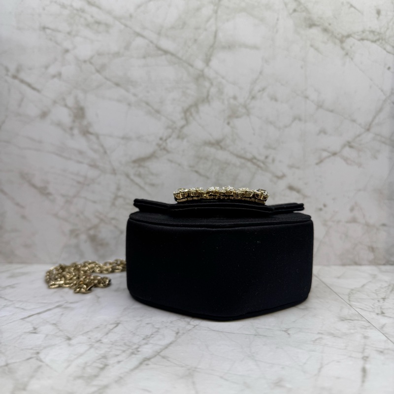 RV Love Clutch 黑色緞面心形鑽扣MINI鏈包/黑-3