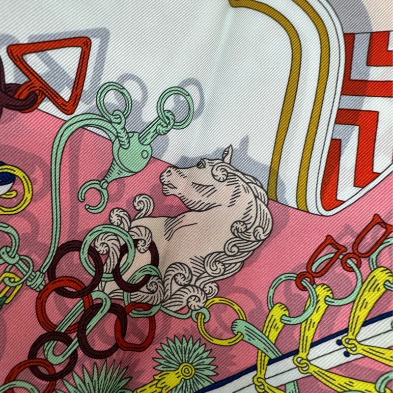 Hermes 愛馬仕25春夏「鞍具花束70*70 絲巾桑蠶絲真絲 全新-2