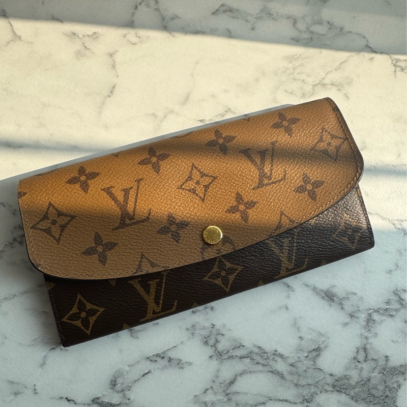 LV淺/花紋拼色釦式長夾-1