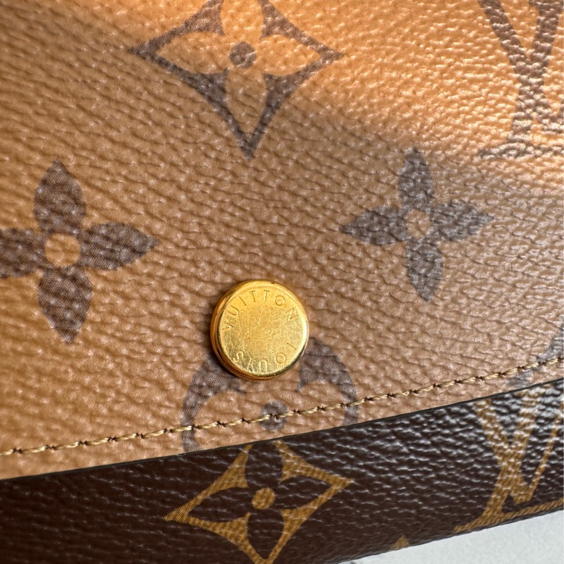 LV淺/花紋拼色釦式長夾-10