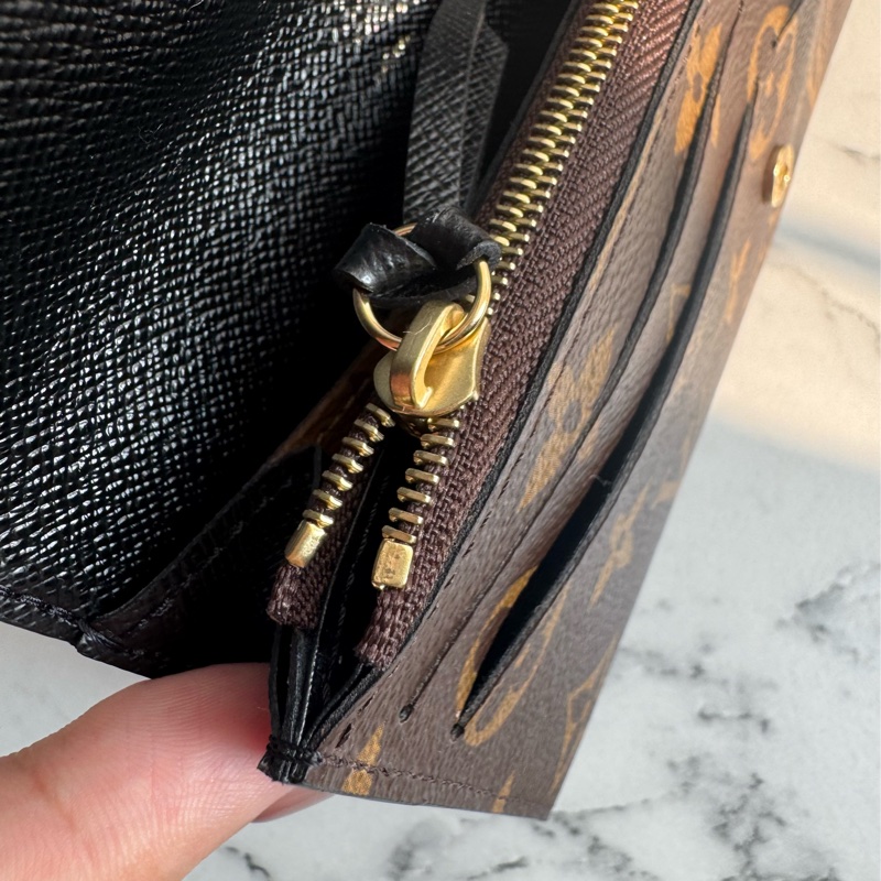 LV淺/花紋拼色釦式長夾-15