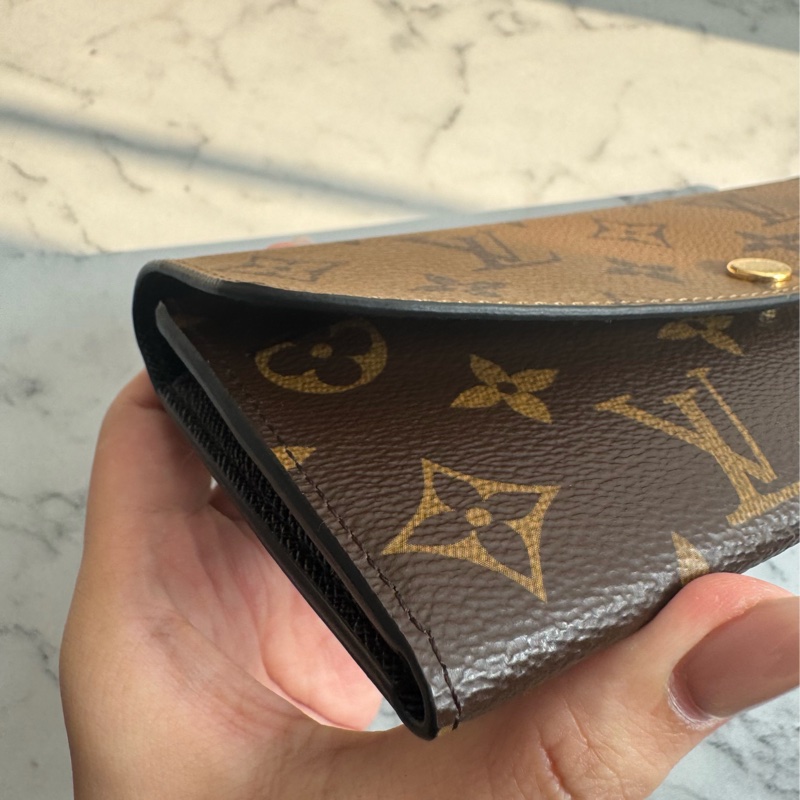 LV淺/花紋拼色釦式長夾-20