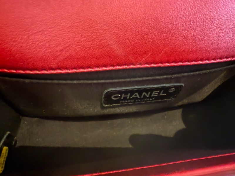 Chanel 漆皮亮紅色小型口蓋包（18cm*12cm*6cm)-3