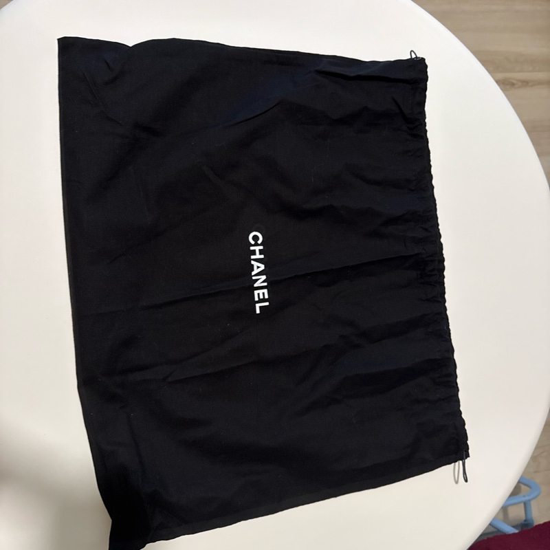 Chanel 漆皮亮紅色小型口蓋包（18cm*12cm*6cm)-9
