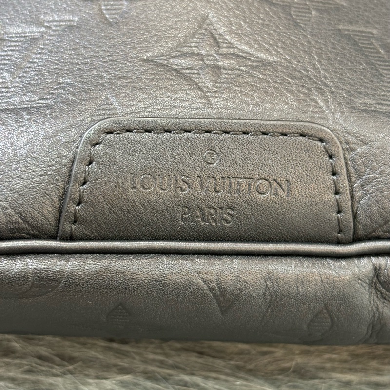 LV M46036 DISCOVERY 黑色牛皮 原花字紋老花 腰包 斜背包 肩背包 胸口包 霹靂包-16