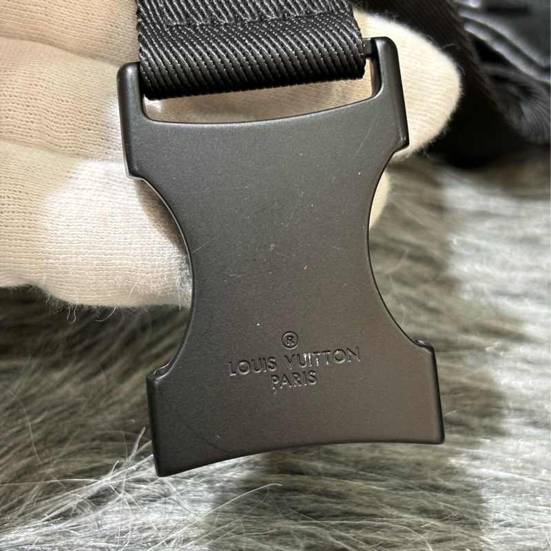 LV M46036 DISCOVERY 黑色牛皮 原花字紋老花 腰包 斜背包 肩背包 胸口包 霹靂包-28