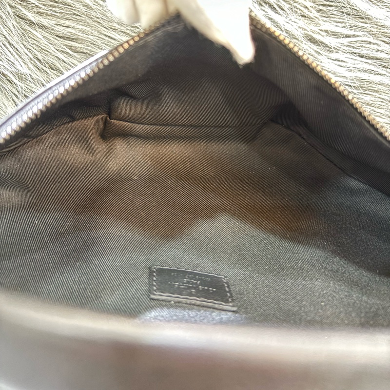 LV M46036 DISCOVERY 黑色牛皮 原花字紋老花 腰包 斜背包 肩背包 胸口包 霹靂包-30