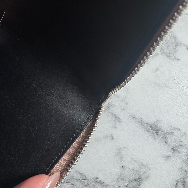 loewe奶杏色壓紋拉鏈短夾 超美✨-24