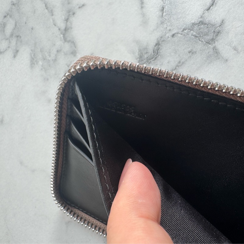 loewe奶杏色壓紋拉鏈短夾 超美✨-25