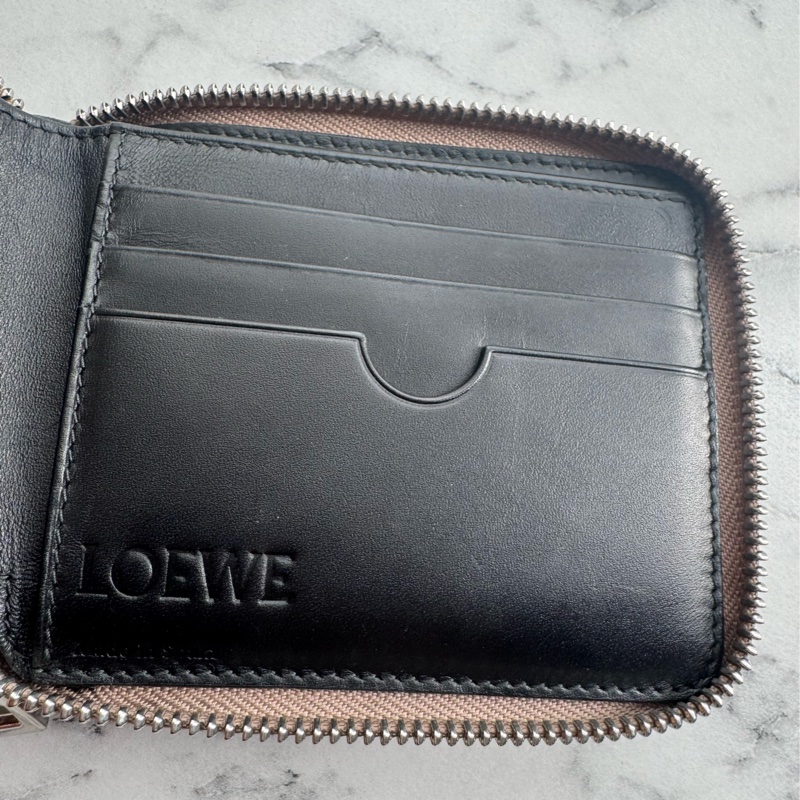 loewe奶杏色壓紋拉鏈短夾 超美✨-27