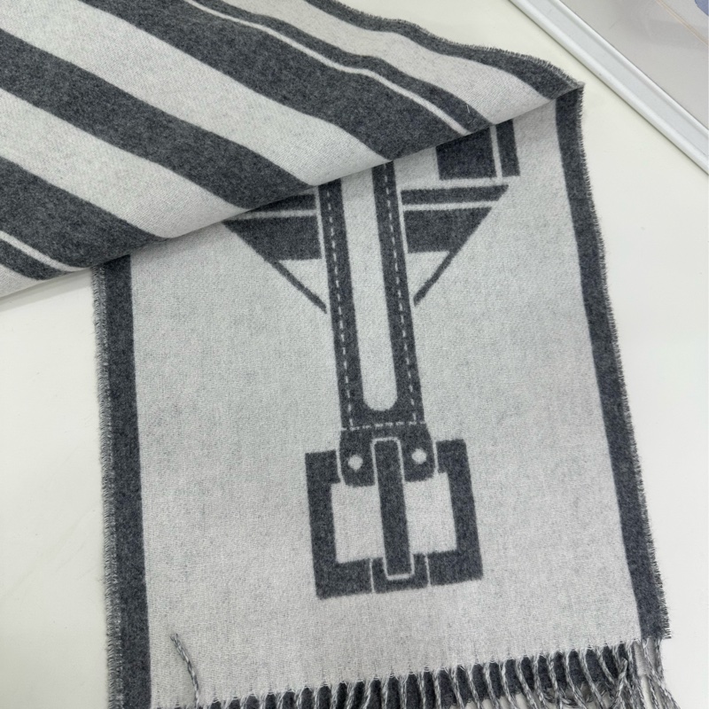 Hermes 愛馬仕 馬鞍腹帶騎裝 山羊絨圍巾 100%山羊絨 象牙白/中灰色 尺寸:30*160cm 全新-1