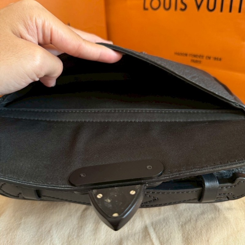 LV 牛皮黑色 相機包-4