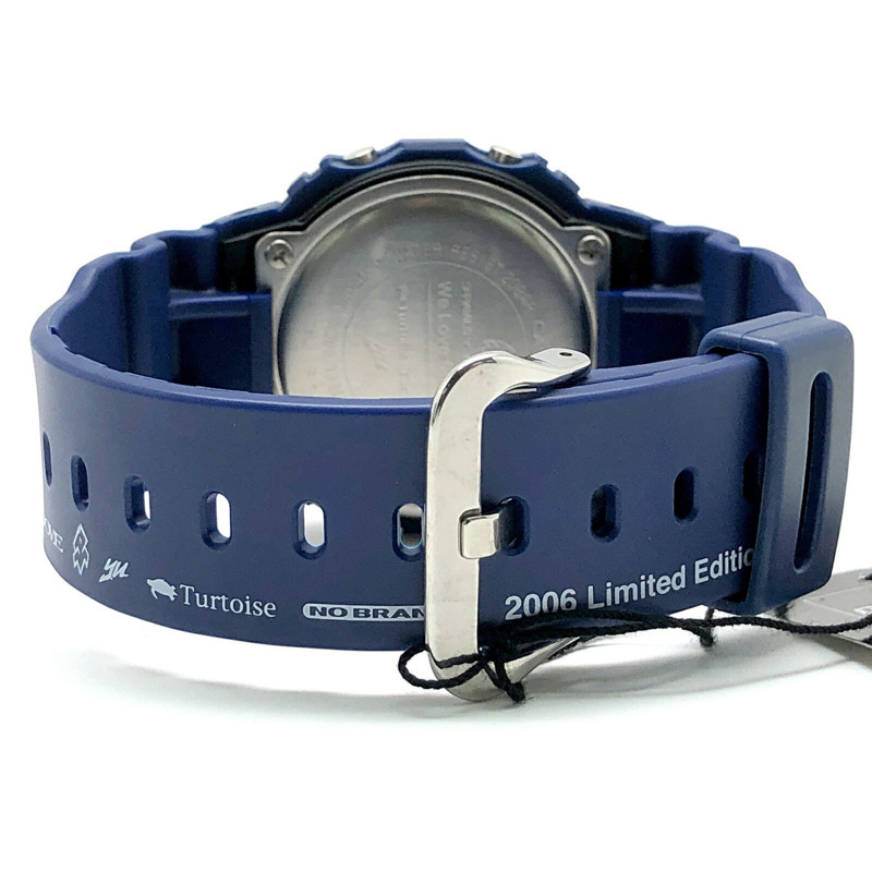 G-SHOCK CASIO DW-5600SF-2 手錶，與 We Love Surfing 合作推出的聯名款，採用彩虹錶盤和心形 EL 顯示器。 2006 年發售。可在三國丘店購買。-5