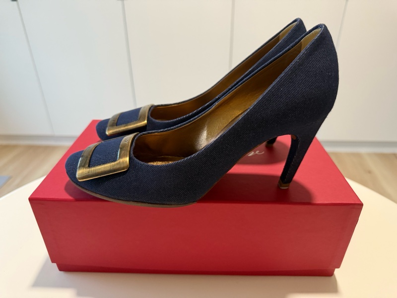 Roger Vivier藍色牛仔布材質高跟鞋，尺寸EU38-0