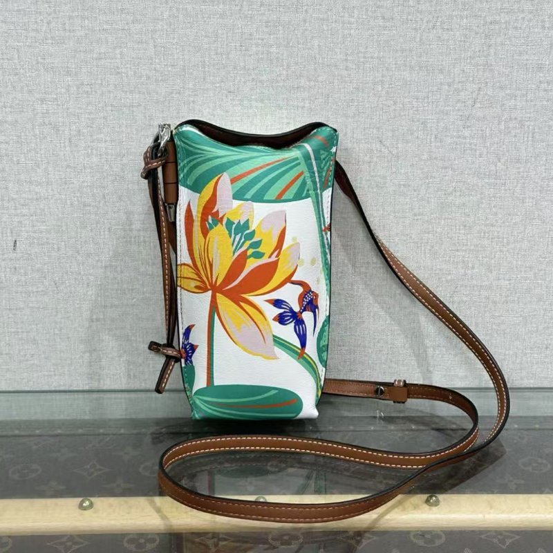LOEWE gate pocket 花卉限定款薯條包 11.5*19*3.5 98新配件塵袋-0
