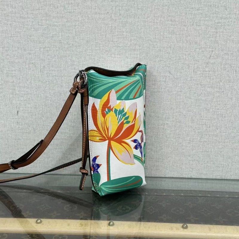 LOEWE gate pocket 花卉限定款薯條包 11.5*19*3.5 98新配件塵袋-1
