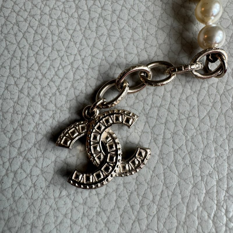 Chanel Pearl Bracelet with CC Charm 雙C珍珠手鏈-2