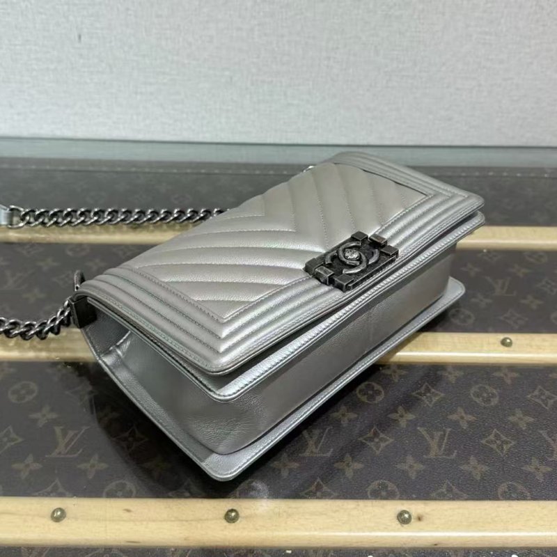 ✨CHANEL leboy銀扣V紋中號鍊條包25*14*7 98新配件塵袋保卡-2