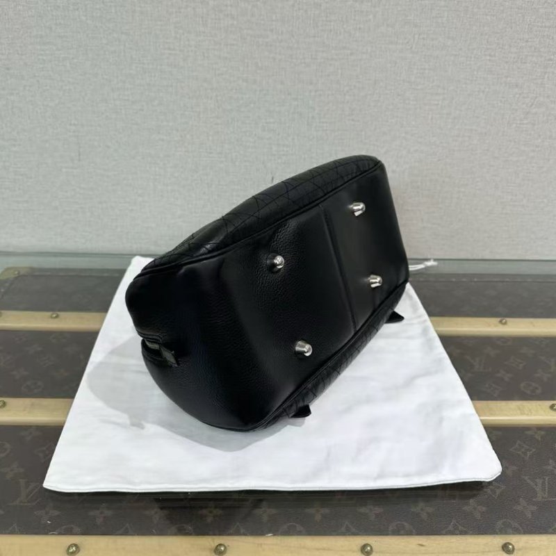 DIOR 中古琺瑯質雙D牛皮保齡球包32*15*14 98新配件塵袋-2