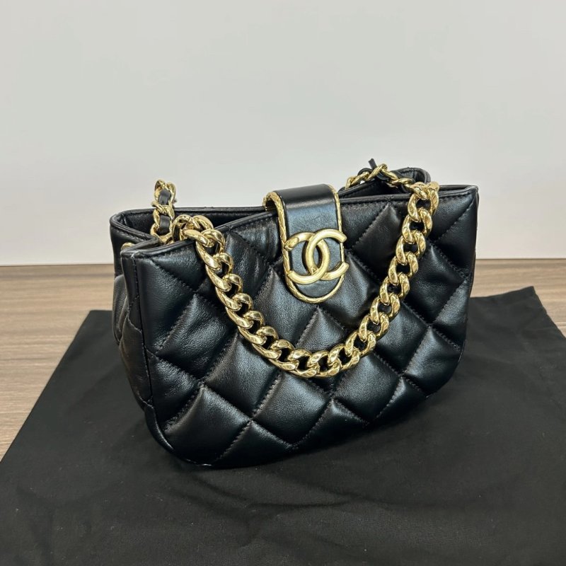 CHANEL 黑色金扣菱格羊皮肩背斜背包 99新配件盒子塵袋購證-0