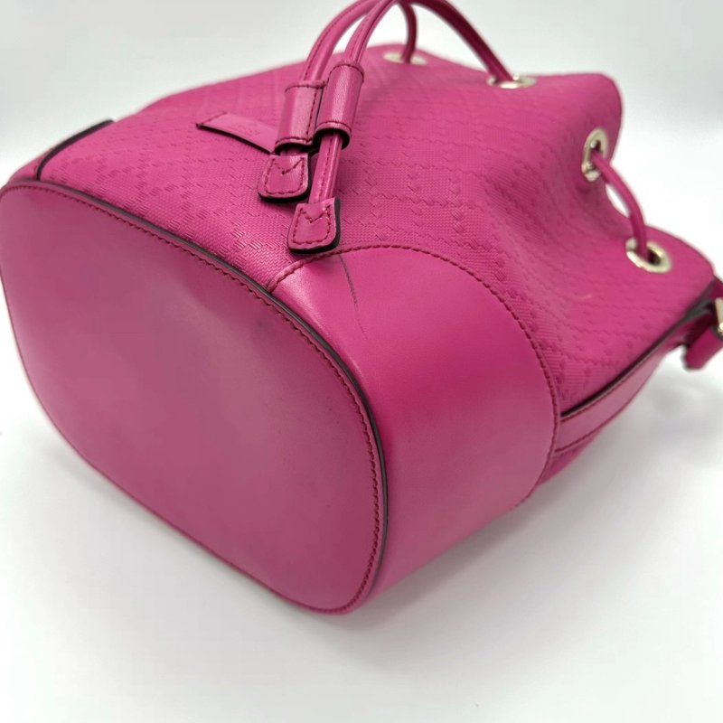 GUCCI 玫紅色金扣抽繩水桶肩背斜背包20.5*14.5*22.5 98新配件塵袋-1