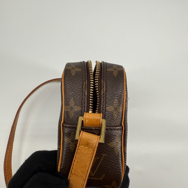 Lv小號老化開口笑腋下包-2