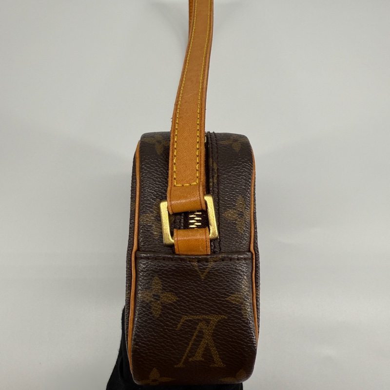 Lv小號老化開口笑腋下包-4