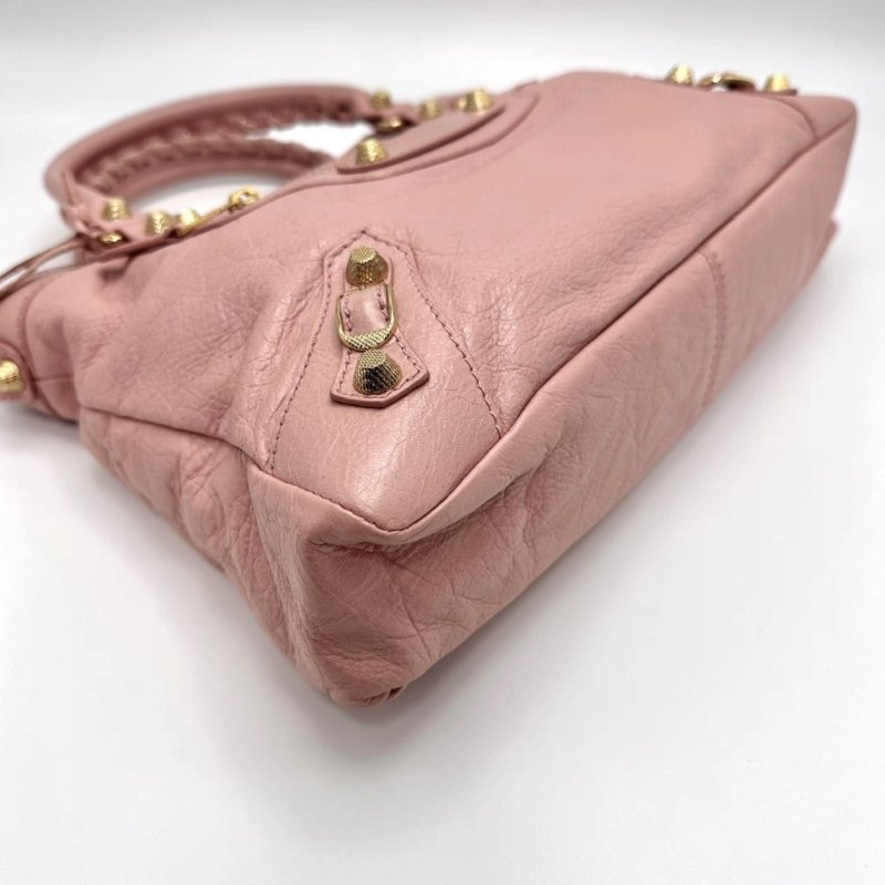 BALENCIAGA 櫻花粉金色卯釘LeCity機車手提包37*21*13 98新配件塵袋鏡子-4