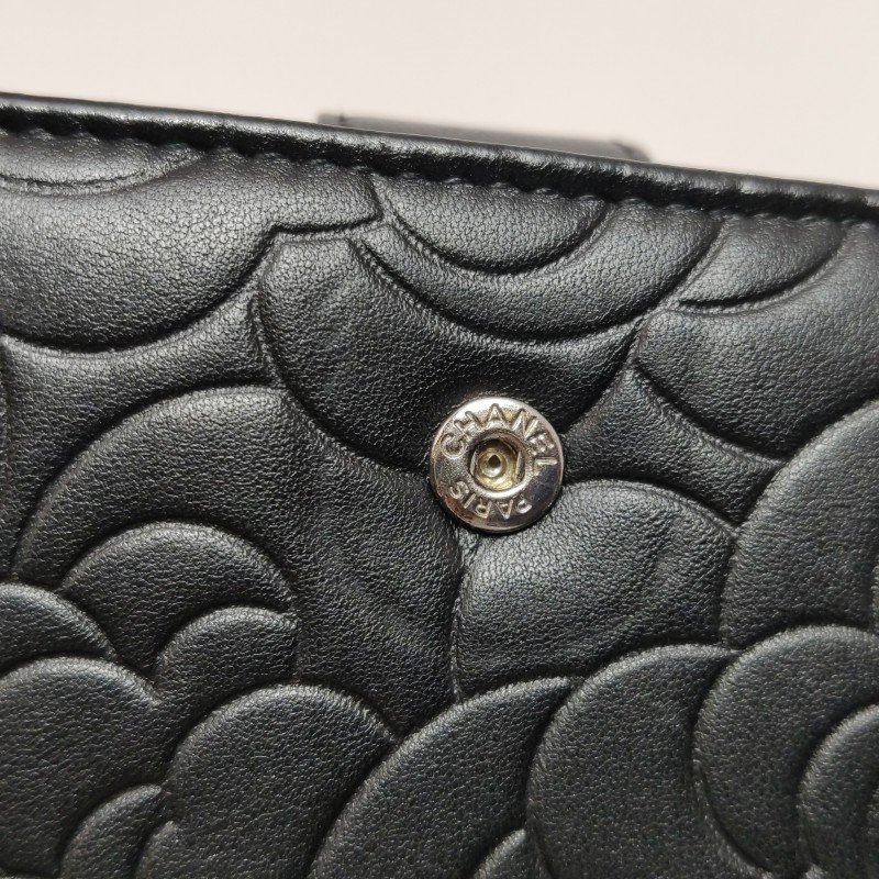 Chanel 羊皮 山茶花 印花 雙C Logo 皮夾-11