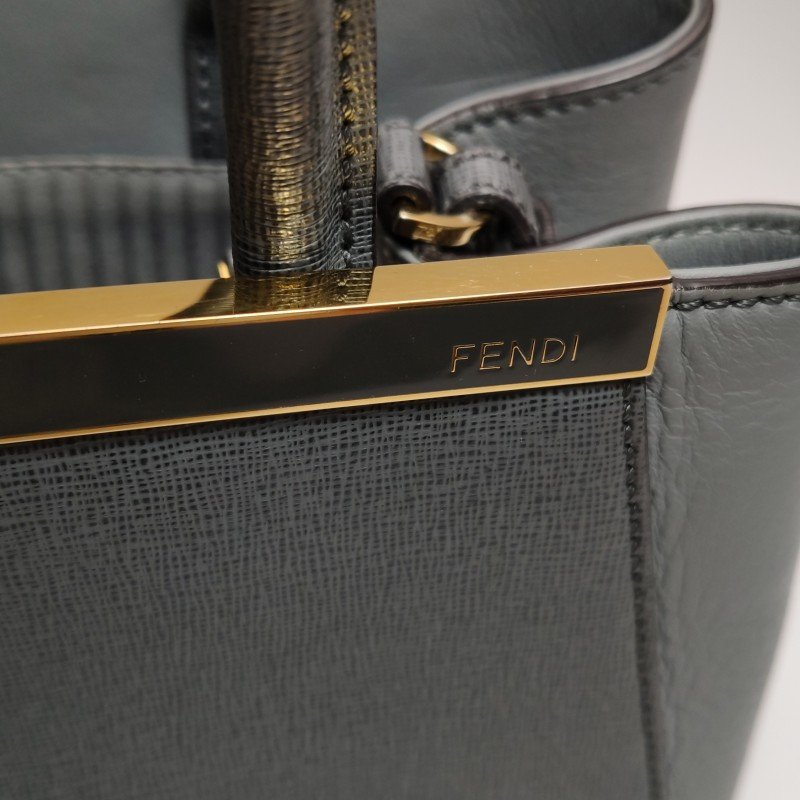 Fendi Petite 2 Jours 小號 牛皮 純色 字母 Logo 金屬 框架 斜背包 單肩包-13