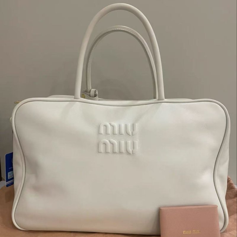 ✨MIU MIU 保齡球手提包 白色 全新閒置 配件塵袋-0