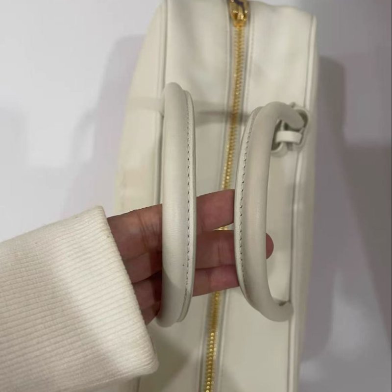 ✨MIU MIU 保齡球手提包 白色 全新閒置 配件塵袋-3