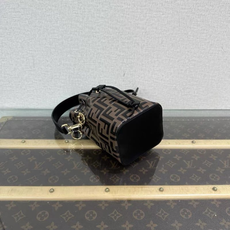 FENDI 棕色經典老花壓紋Mon Tresor 抽繩水桶包 12*18*10 99新配件塵袋-4