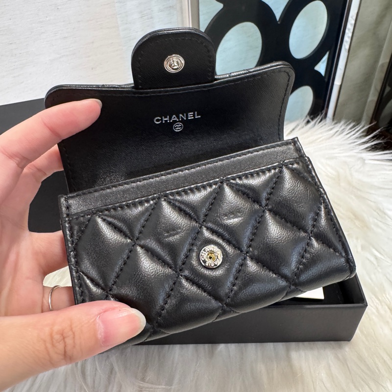 Chanel So Black黑羊皮卡夾 25年購入 近全新-6