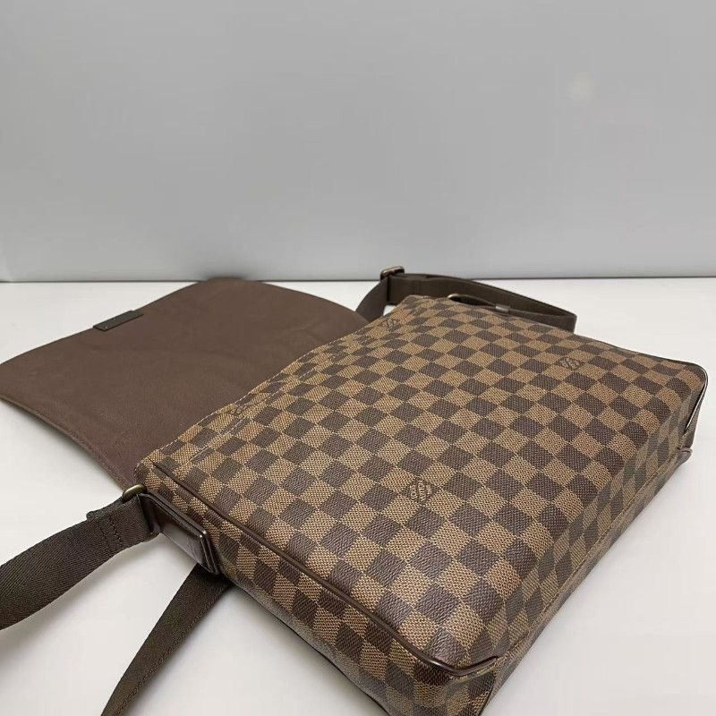LV路易威登 男士 棕色棋盤格郵差包 肩背包 斜背包-3