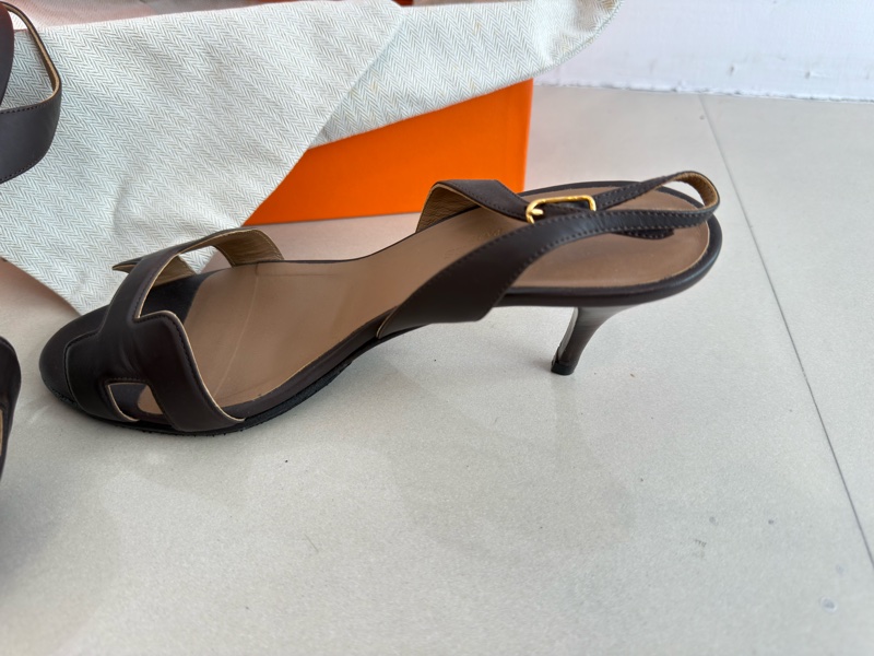 二手HERMES咖啡色JOY70經典H細跟涼鞋-4