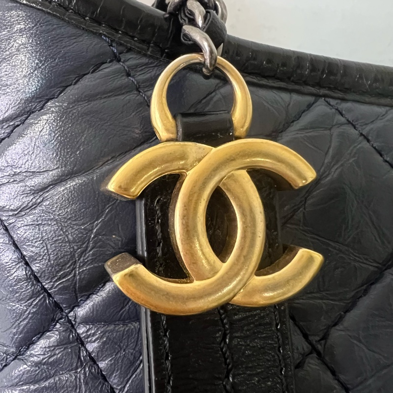 ෆ Chanel藍黑拼色流浪包🈶購證-7