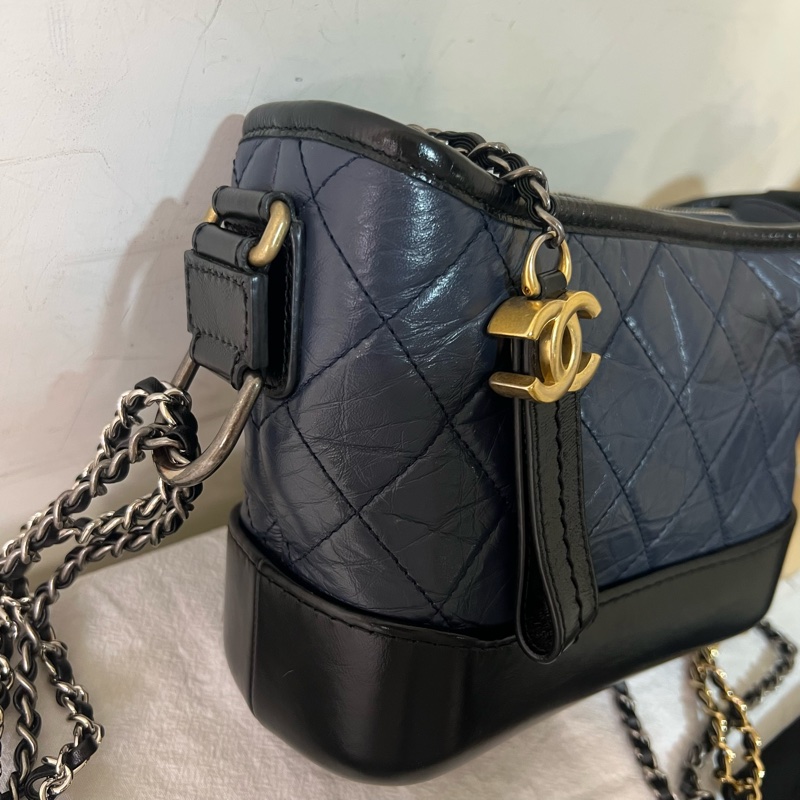 ෆ Chanel藍黑拼色流浪包🈶購證-8